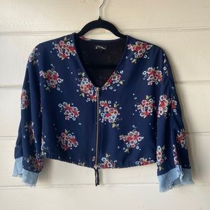 Art Class size M IEUC